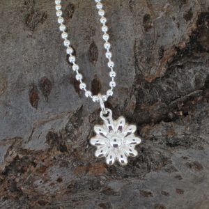 Daisy Necklace