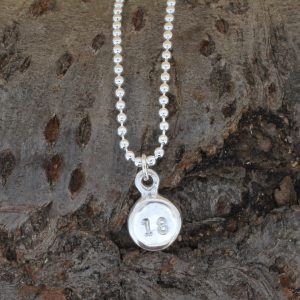 18 Pebble Necklace