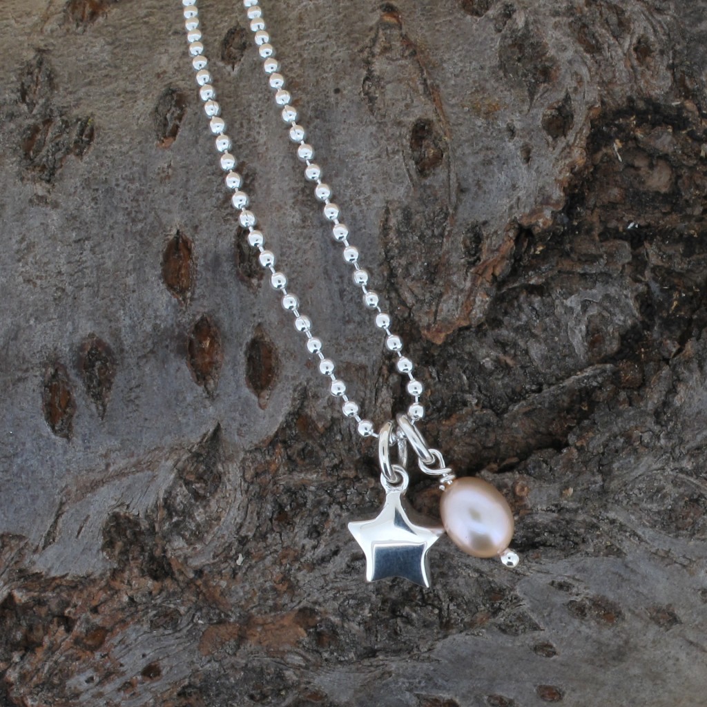 small star and pink pearl necklace